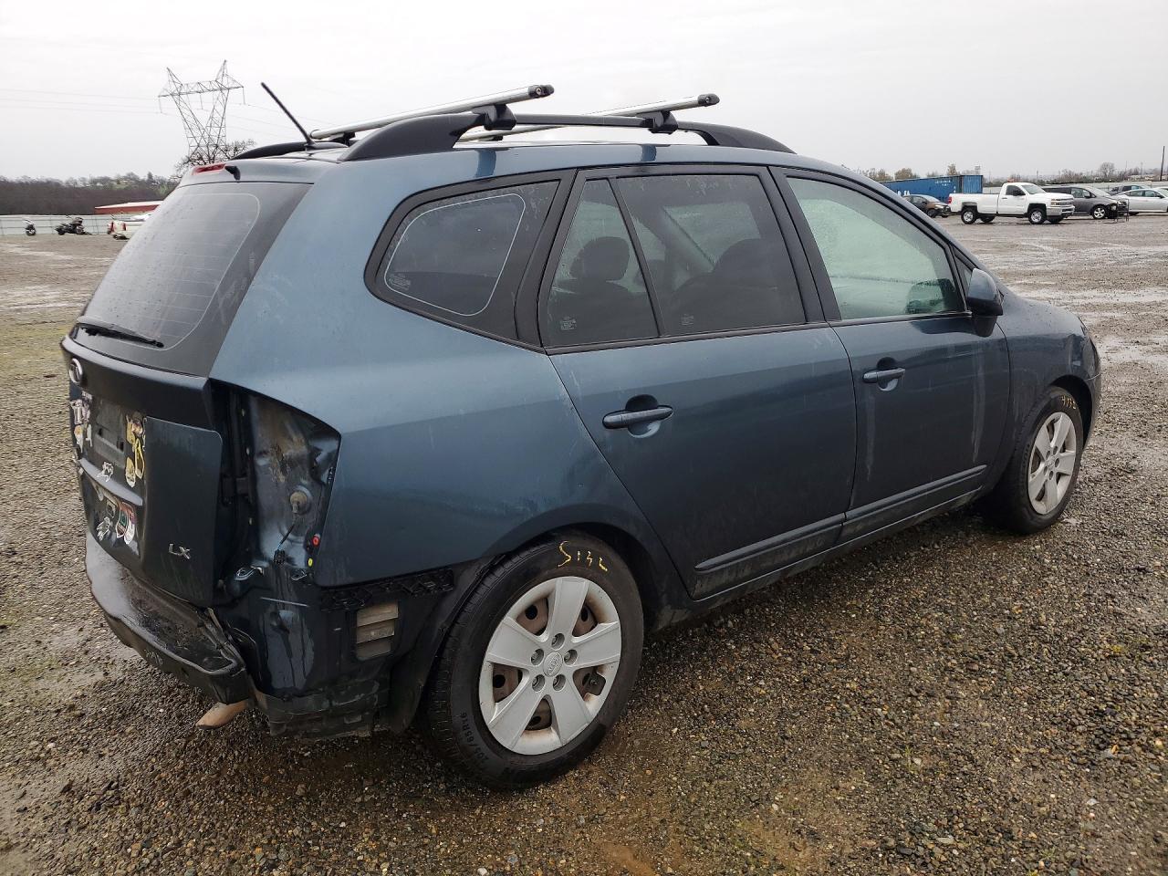 2009 KIA Rondo Base