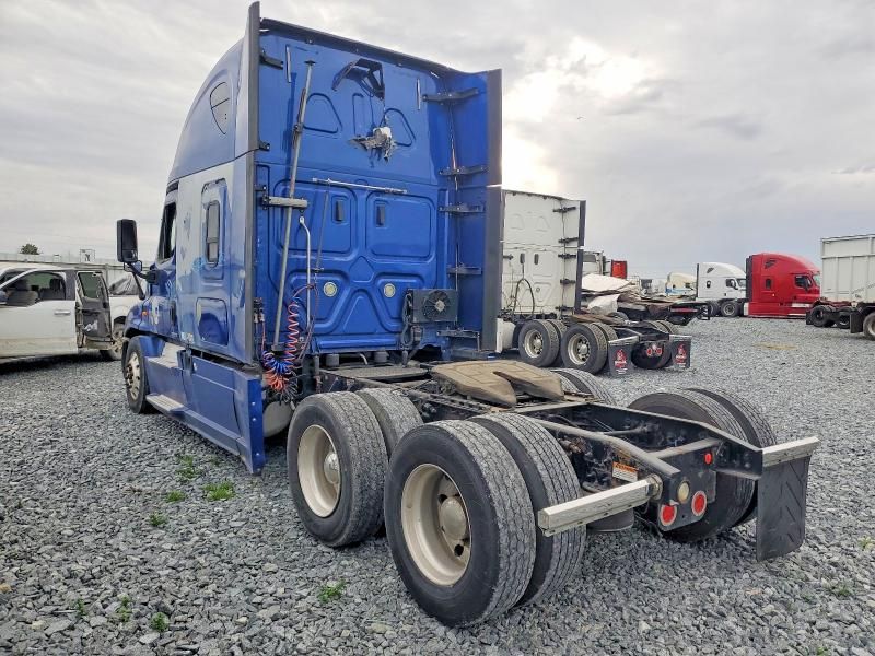 2018 Freightliner Cascadia 125 Semi Truck