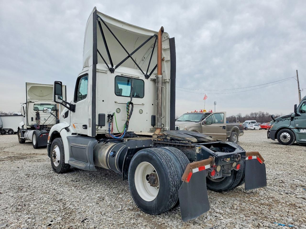 2018 Peterbilt 579 Semi Truck