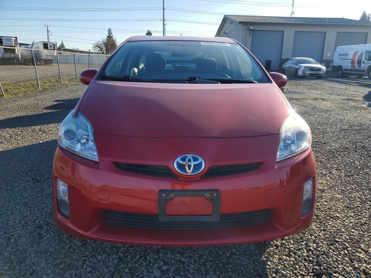 2010 Toyota Prius iii