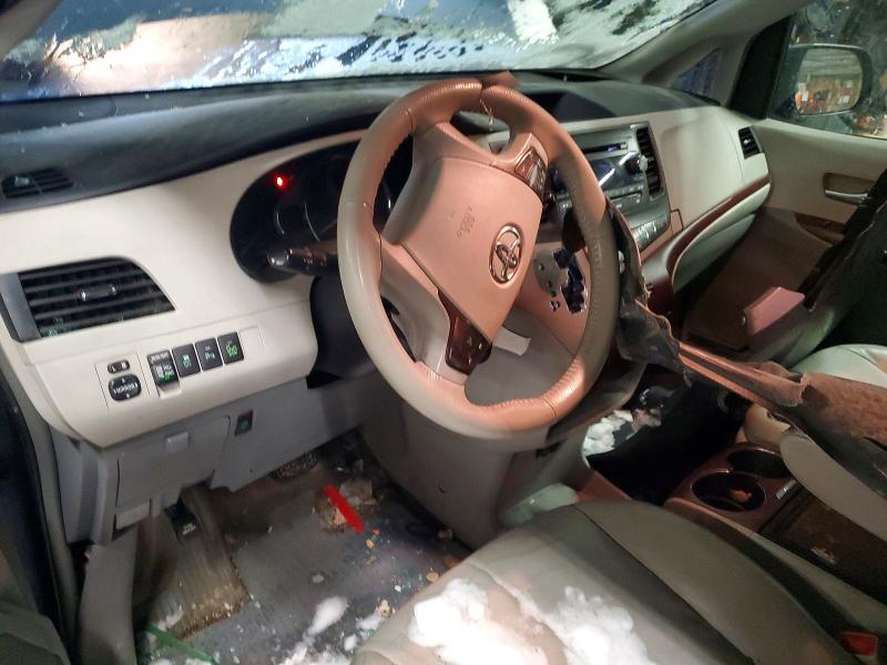 2013 Toyota Sienna xle