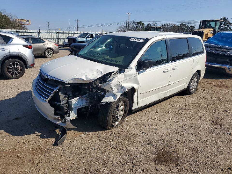 2010 Chrysler Town & Country lx
