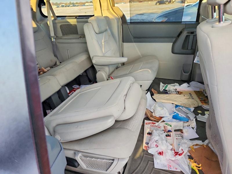 2010 Chrysler Town & Country Touring