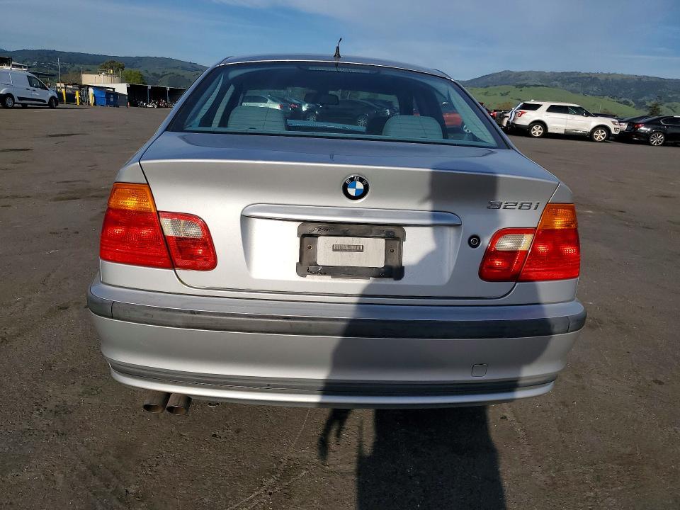 2000 BMW 328 i