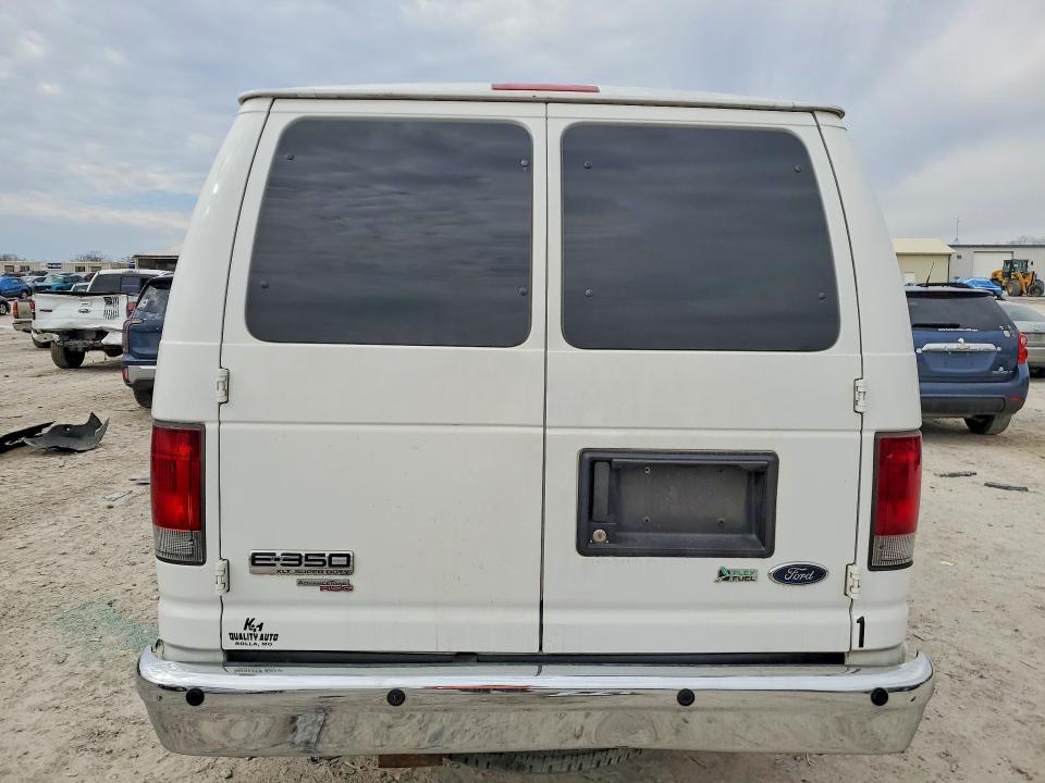 2013 Ford Econoline E350 Super Duty Wagon