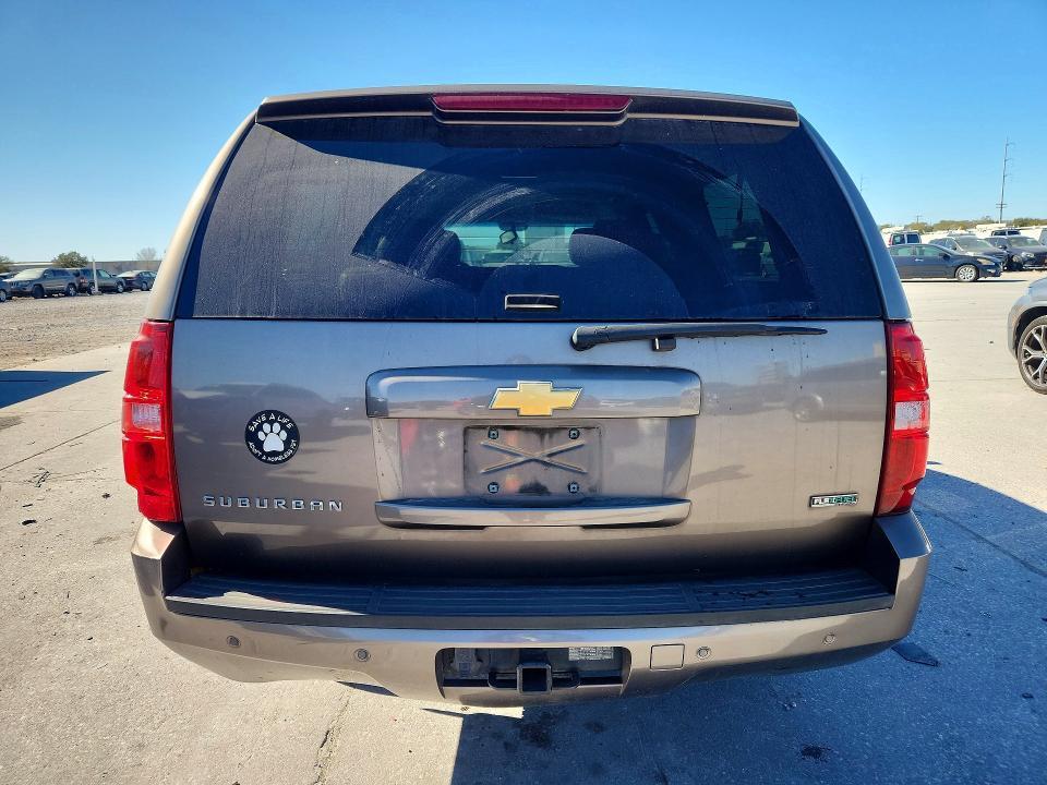 2011 Chevrolet Suburban C1500 LT