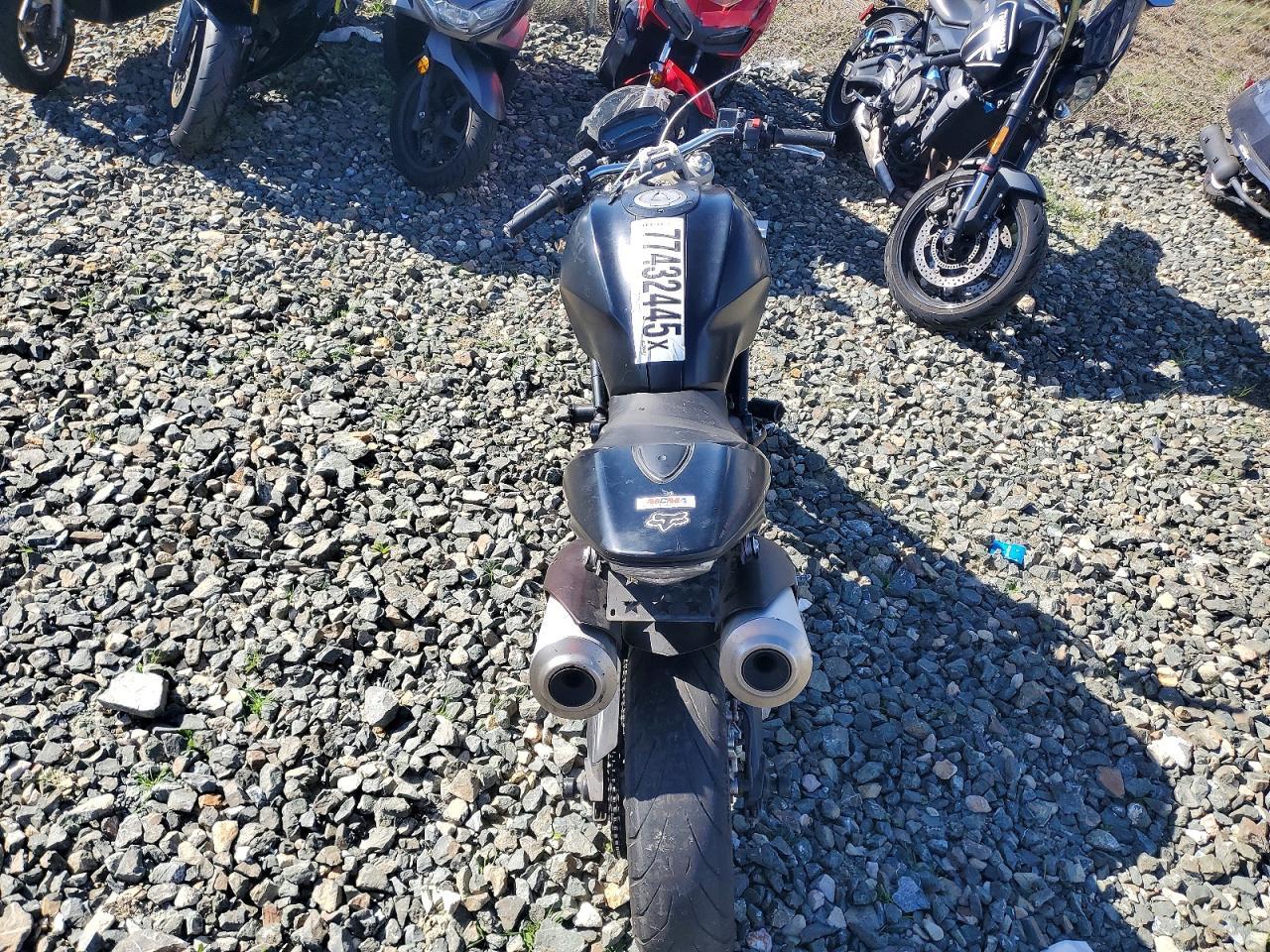 2011 Ducati Monster 696