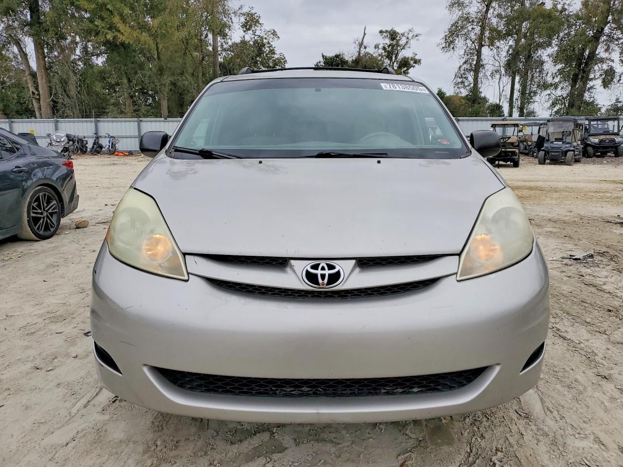 2006 Toyota Sienna le 8 Passenger