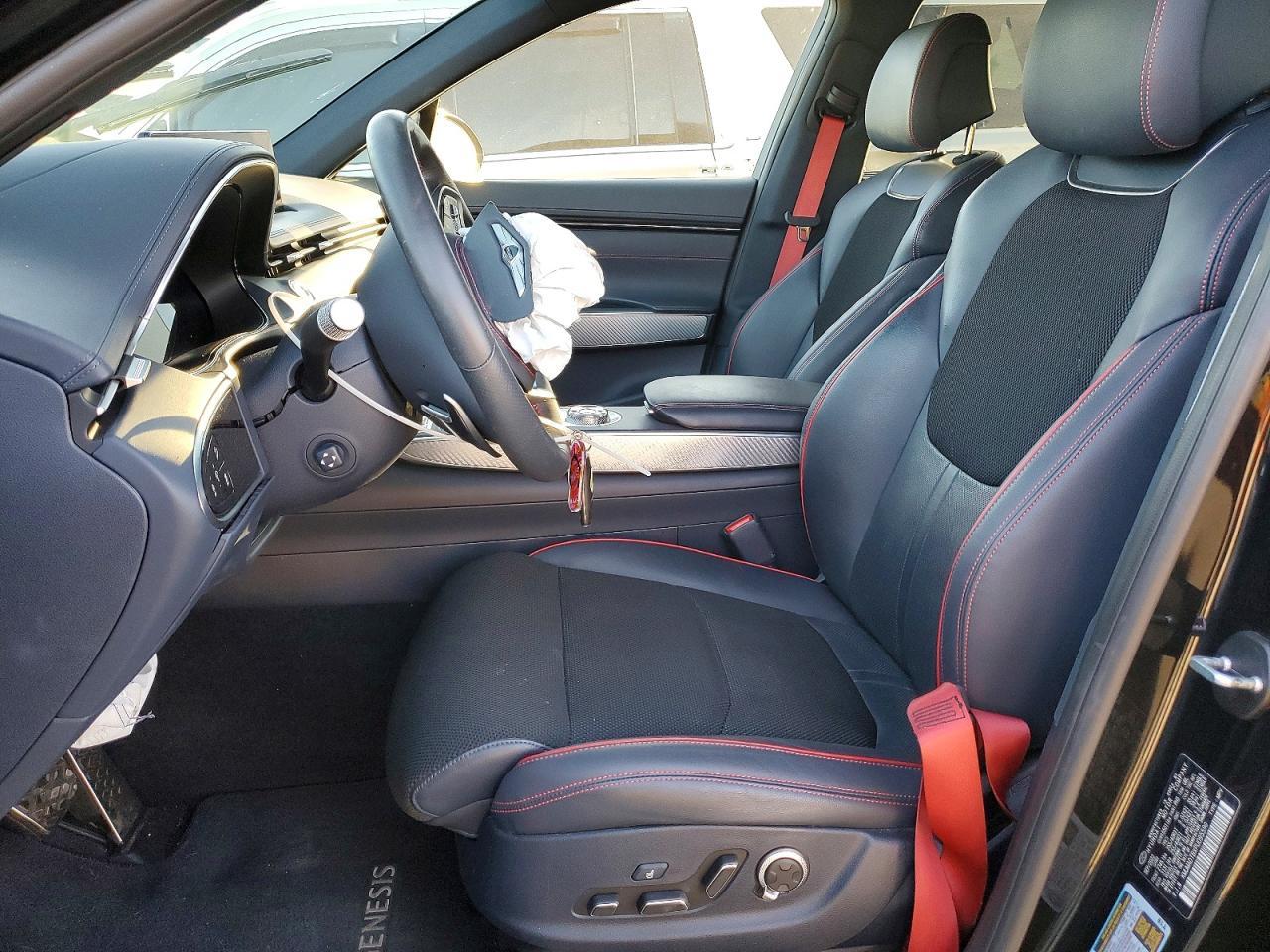 2023 Genesis Gv70 Base