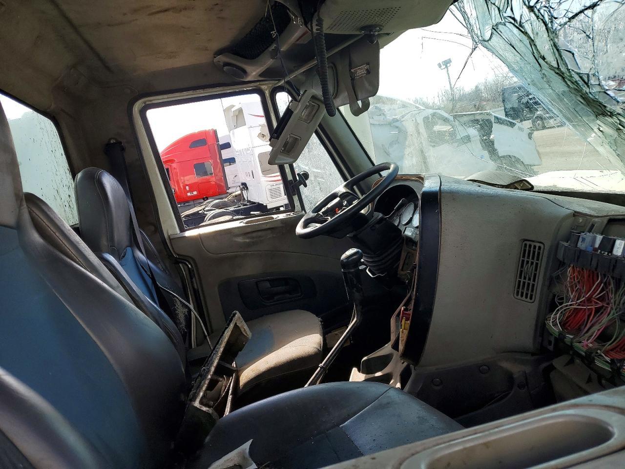 2011 International LF627 Semi Truck