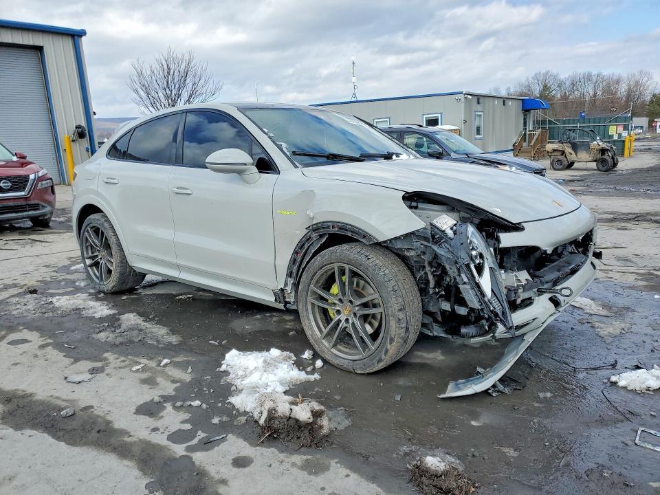 2022 Porsche Cayenne e Hybrid Coupe