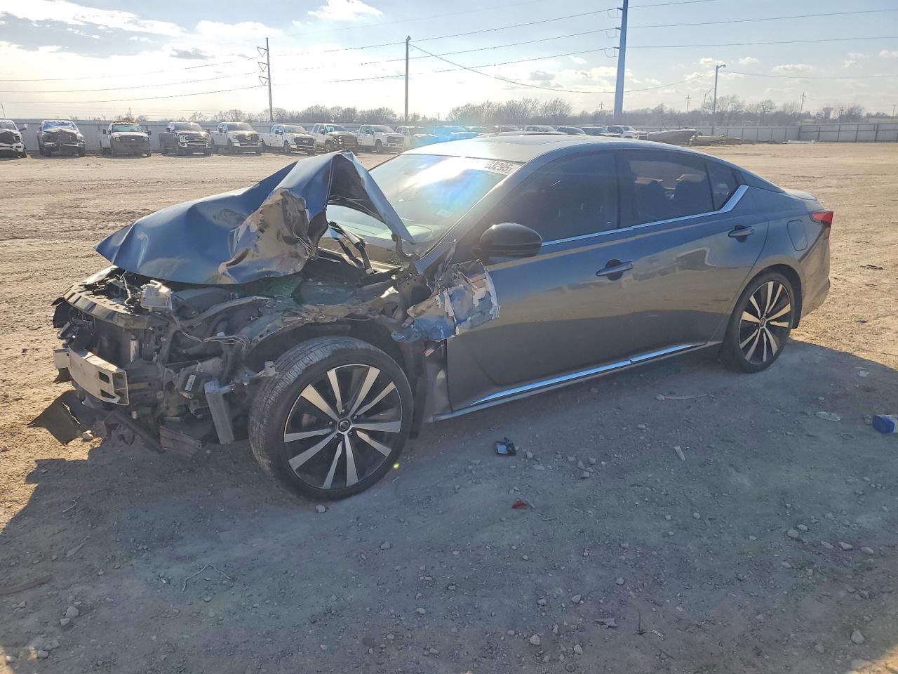 2020 Niss Altima