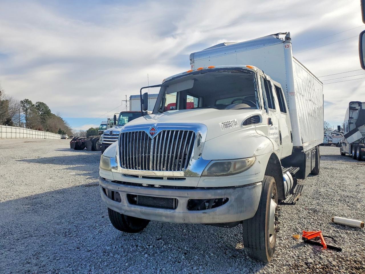 2017 International MA025 BOX Truck