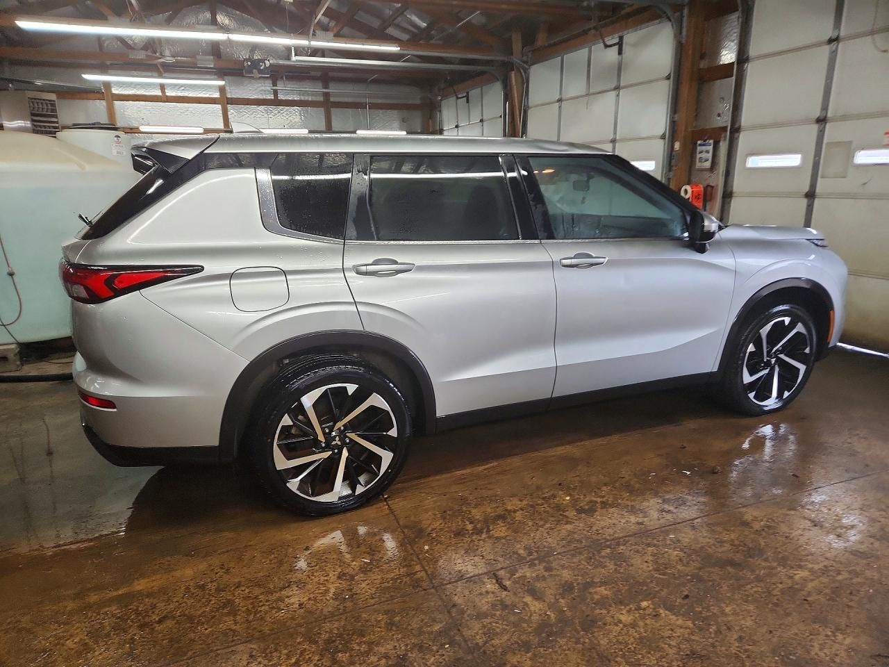 2022 Mitsubishi Outlander es