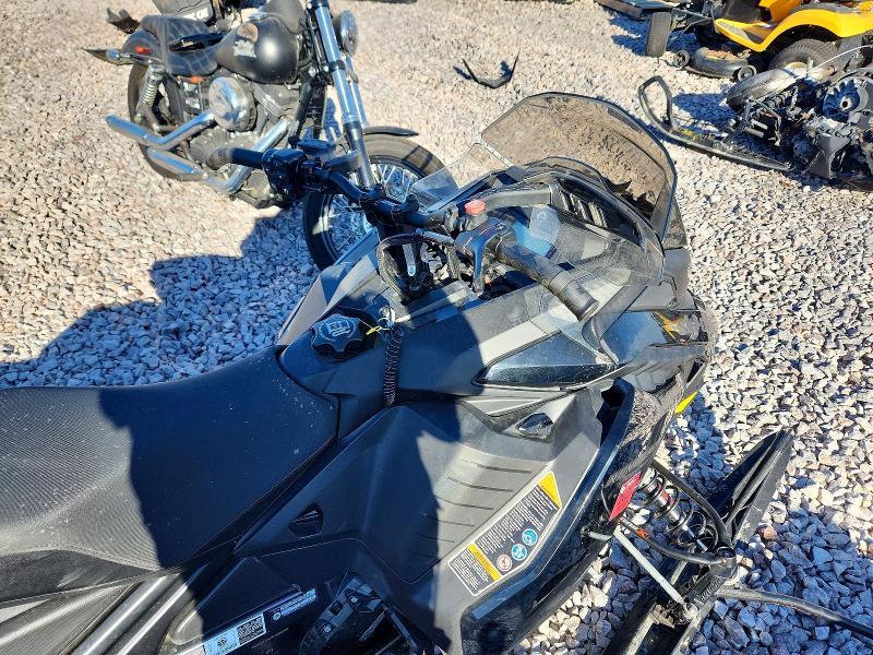 2023 Skidoo Renegade 850 adr