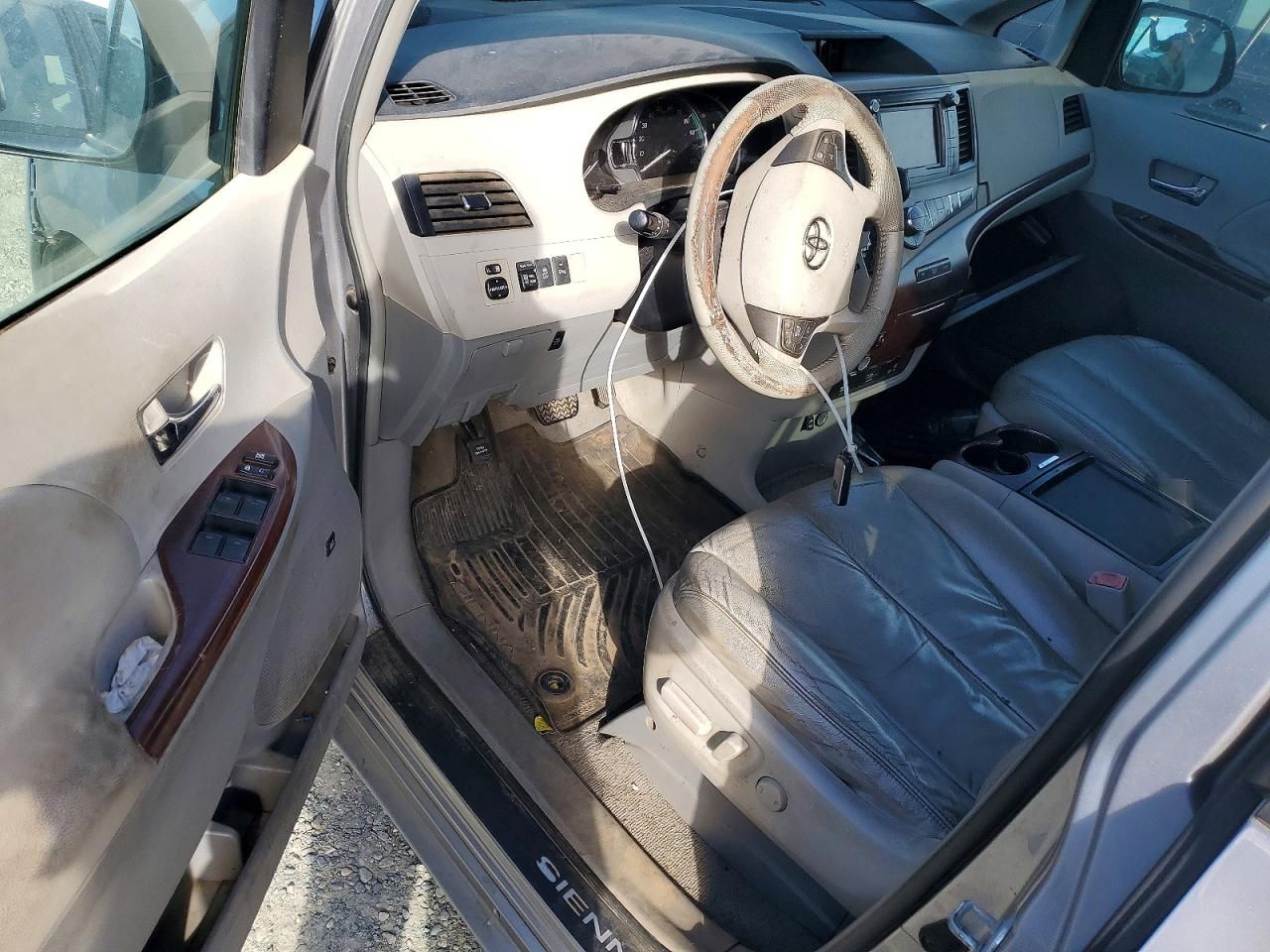 2011 Toyota Sienna xle