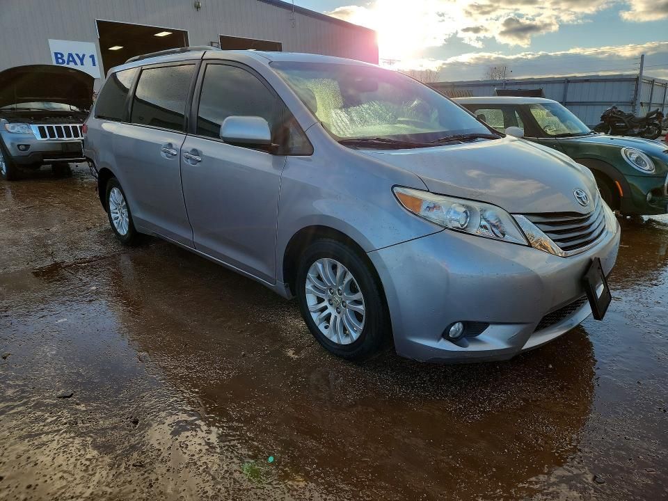 2011 Toyota Sienna xle