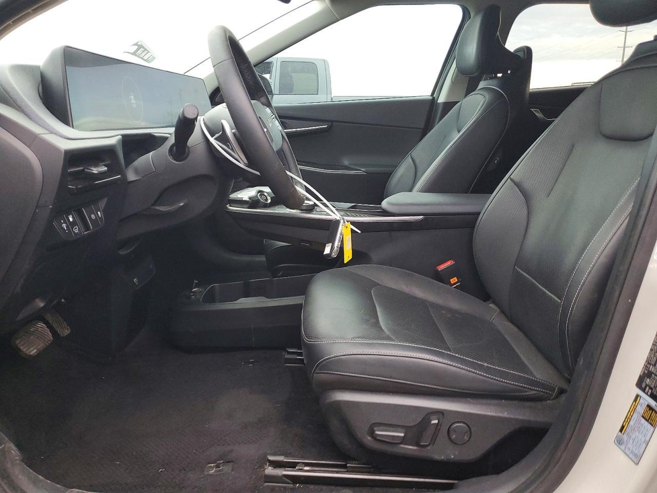 2022 KIA EV6 Light