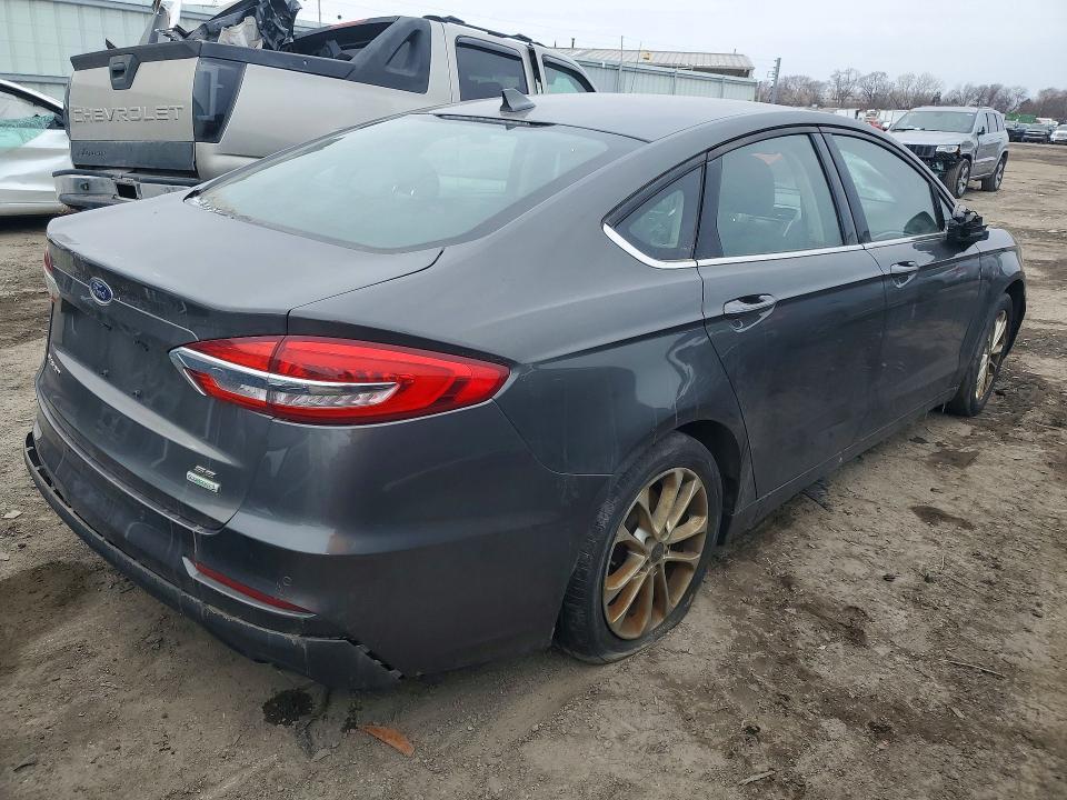 2019 Ford Fusion se