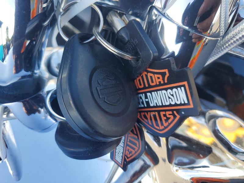 2016 Harley-Davidson FLD Switchback