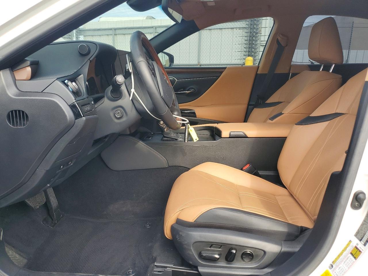 2025 Lexus Es 300h Base
