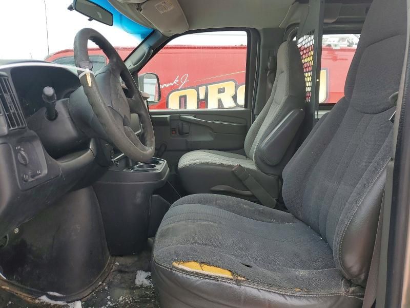 2004 Chevrolet Express G2500