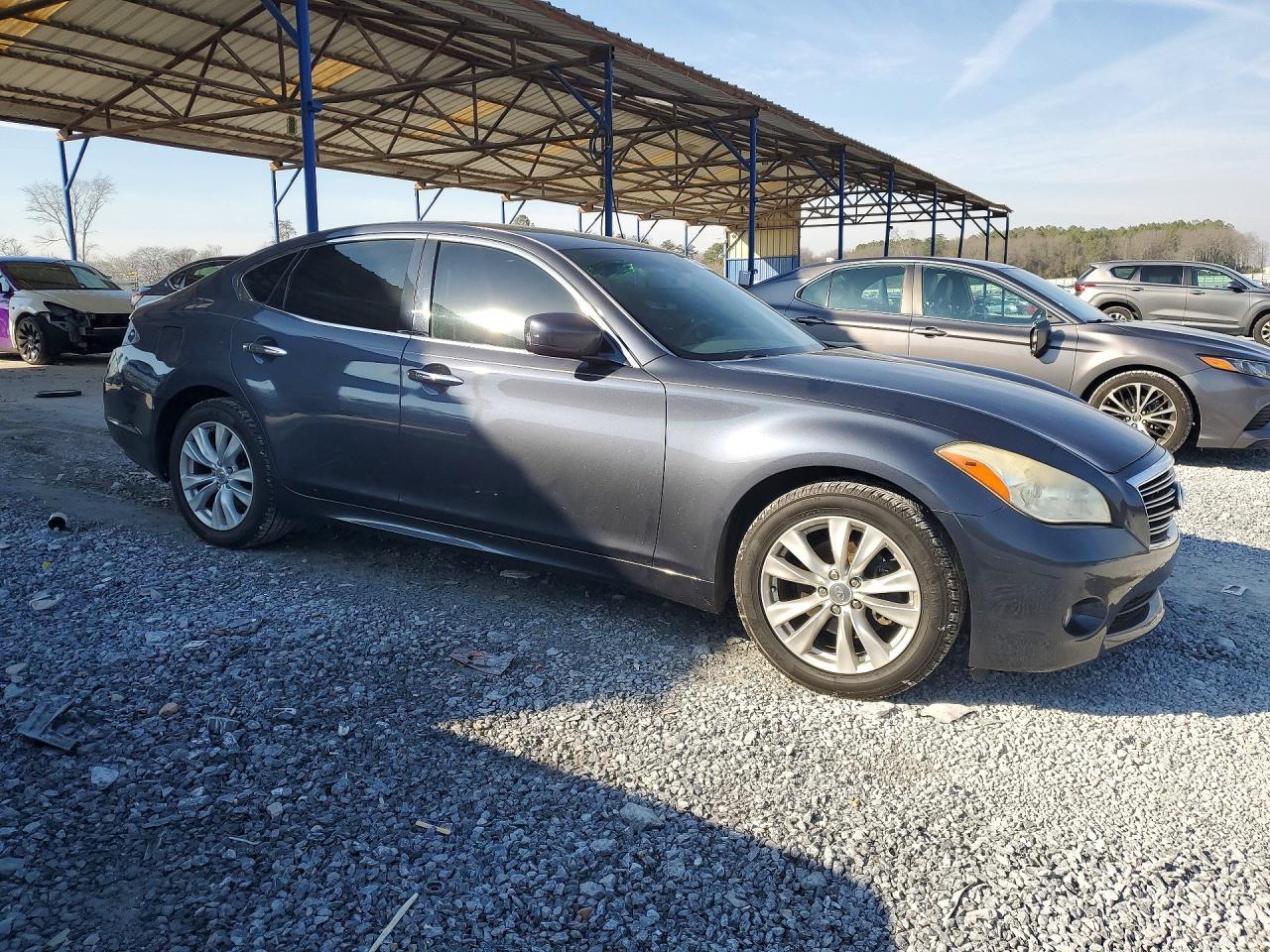 2011 Infiniti M37