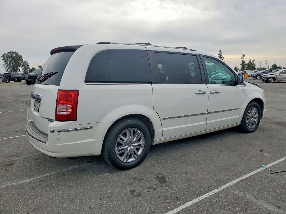 2010 Chrysler Town & Country Limited