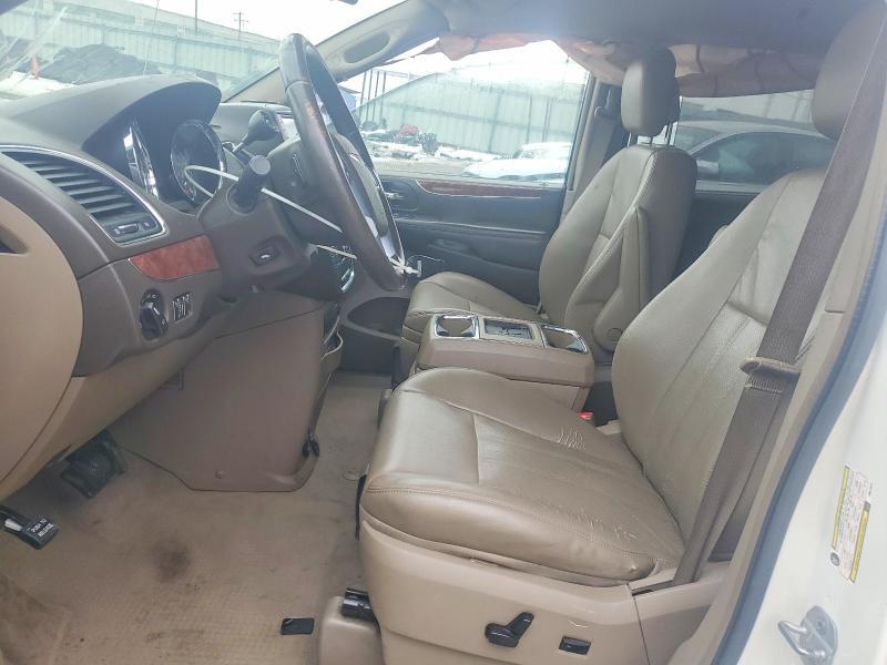 2011 Chrysler Town & Country Touring l