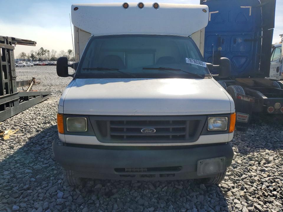 2004 Ford E350 Delivery Truck