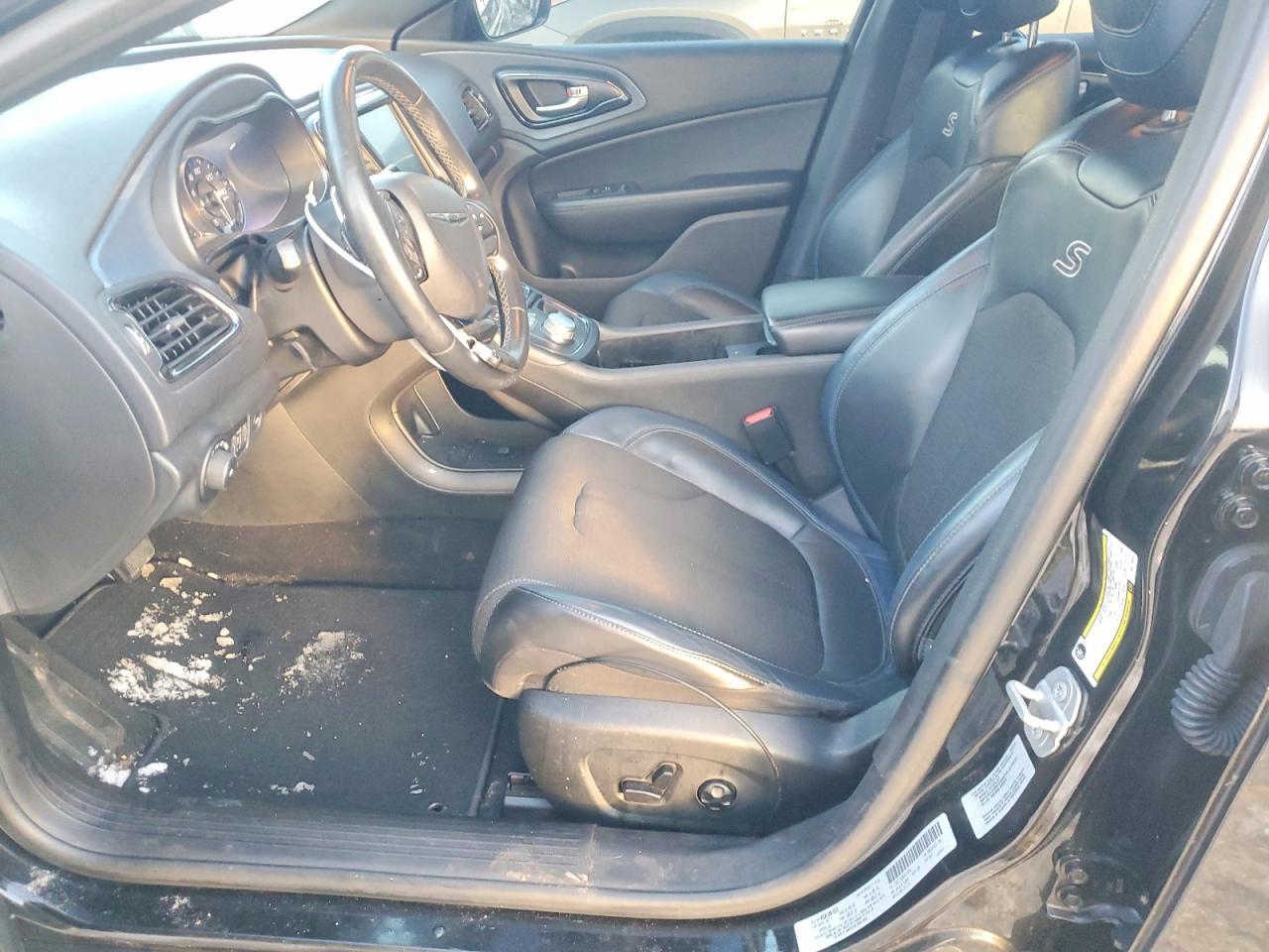 2016 Chrysler 200 s