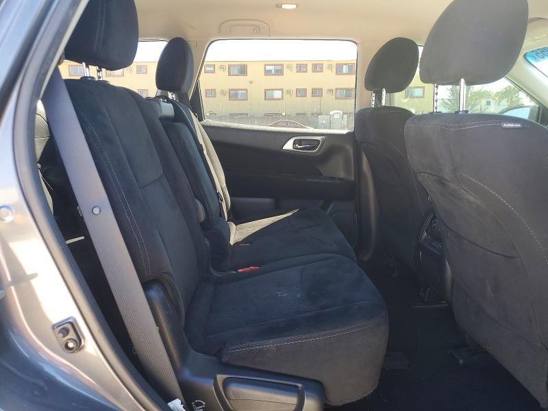 2016 Nissan Pathfinder s