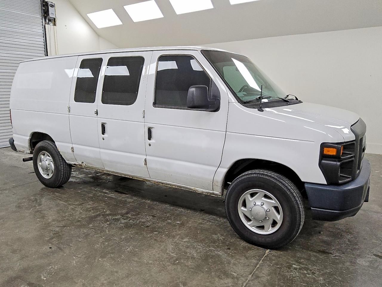 2013 Ford Econoline E250 van