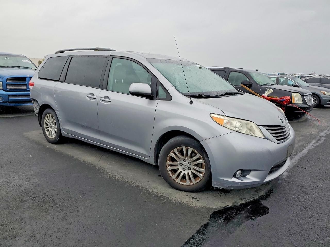 2012 Toyota Sienna xle