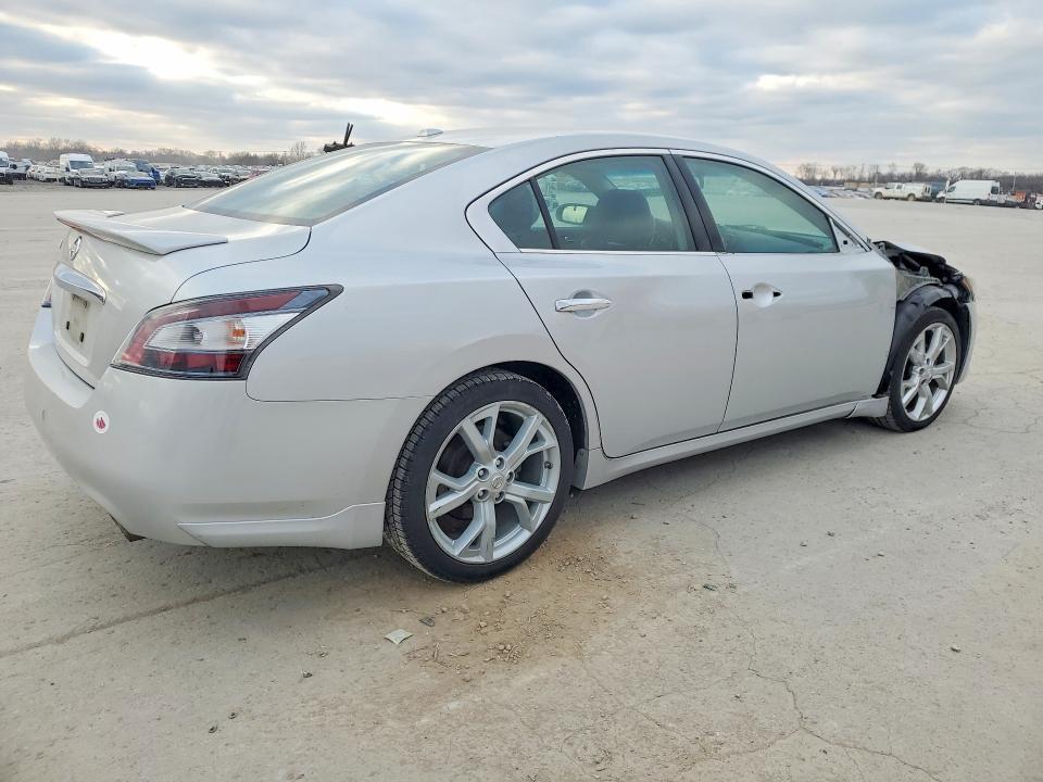 2012 Niss Maxima s