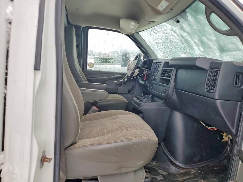 2012 Chevrolet Express BOX Truck