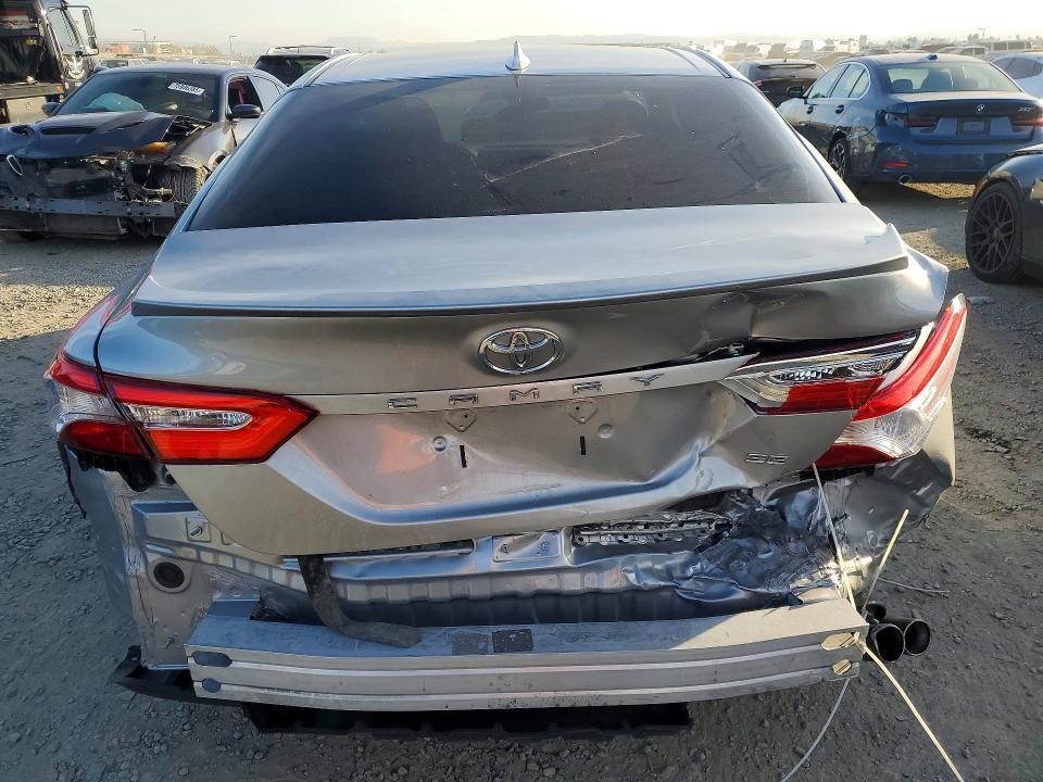 2020 Toyota Camry se