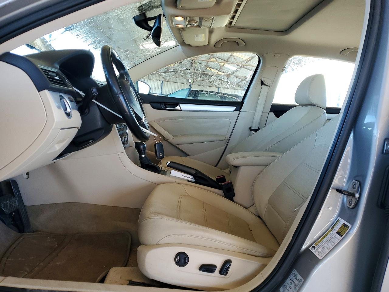 2012 Volkswagen Passat se