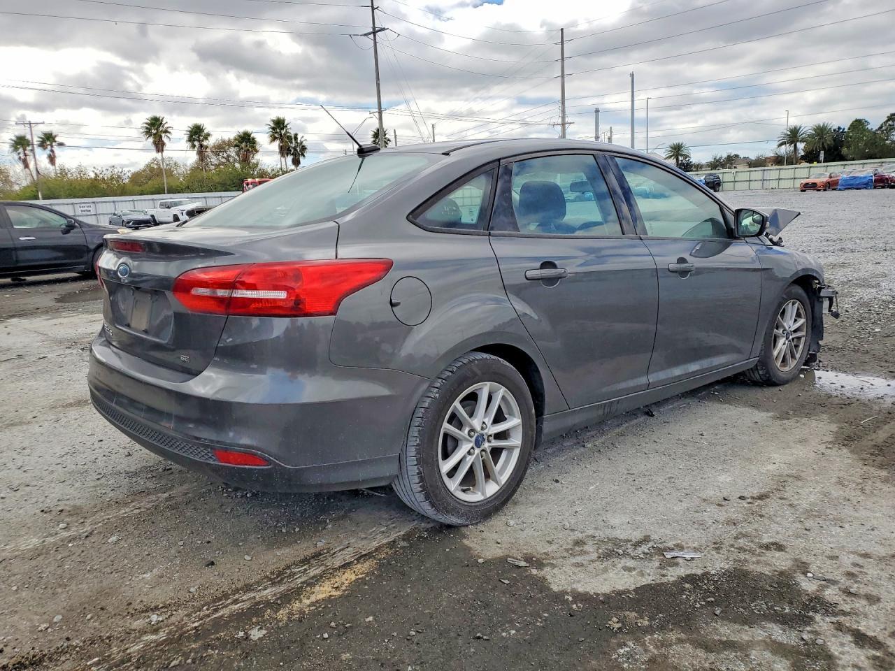 2017 Ford Focus se