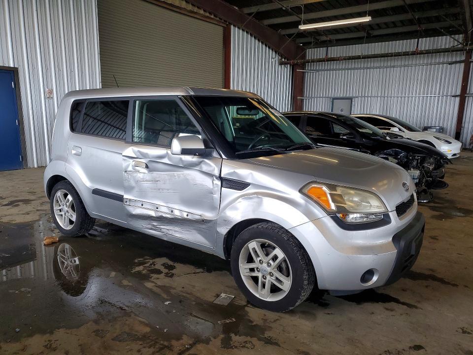 2010 KIA Soul +