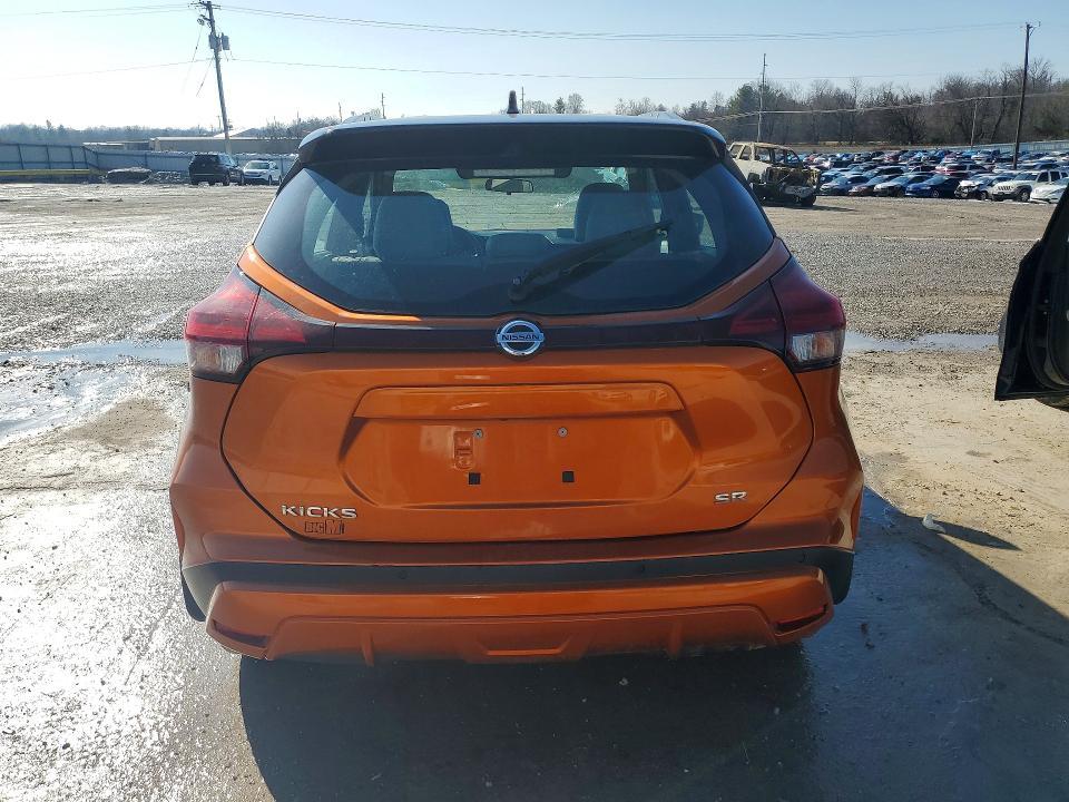 2021 Nissan Kicks sr