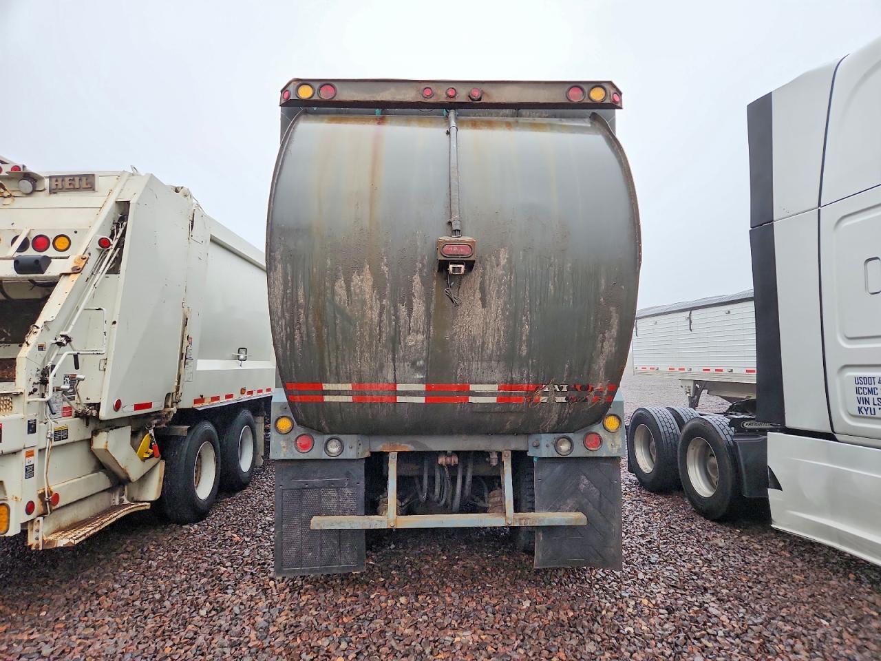 2006 Cranerrier 2006 Cadillac Refuse Truck