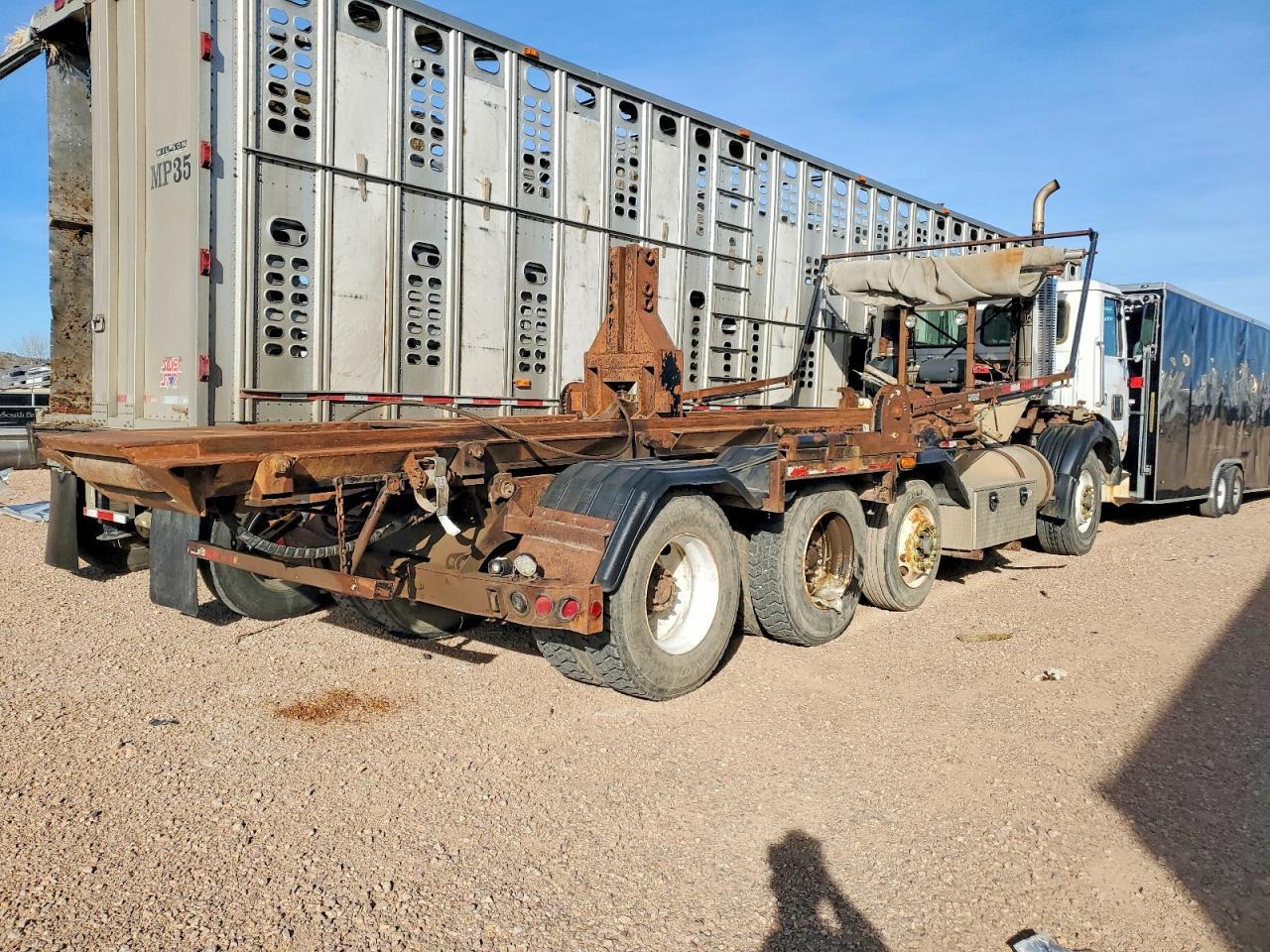 2009 Autocar Llc 2009 Autocar WR ROLL-OFF Container Truck
