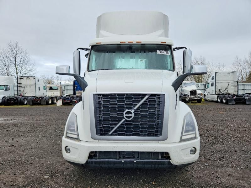 2020 Volvo VNR Semi Truck