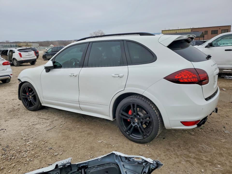 2013 Porsche Cayenne gts