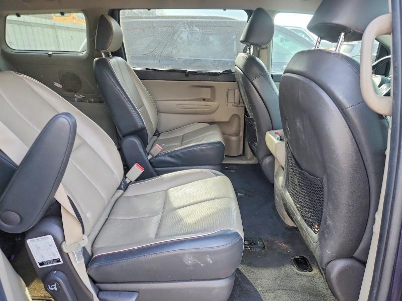 2018 KIA Sedona lx