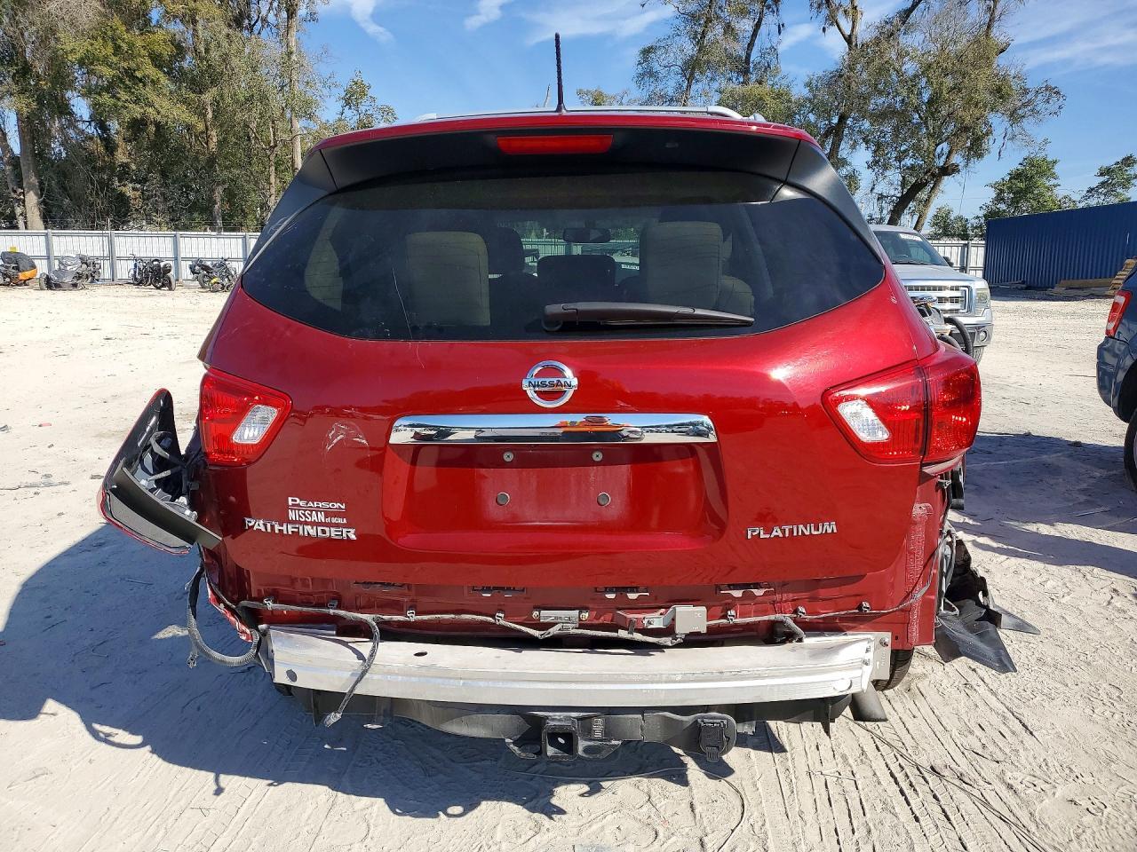 2018 Niss Pathfinder Platinum