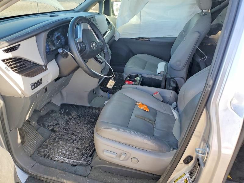 2017 Toyota Sienna xle