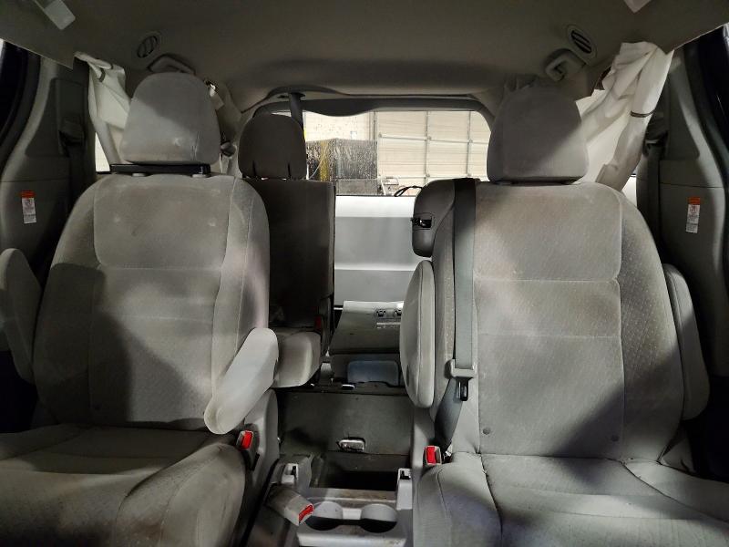 2015 Toyota Sienna le 8-passenger