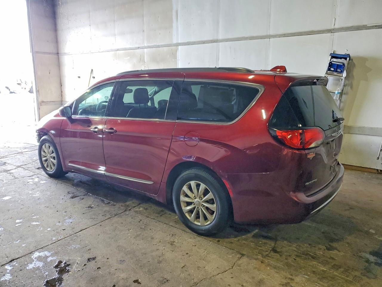 2017 Chrysler Pacifica Touring l